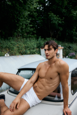 _DiIllerGlobal_Agency_ArtistRepresentation_Photography_Videography_Berlin_Germany_Milan_Italy_Globally