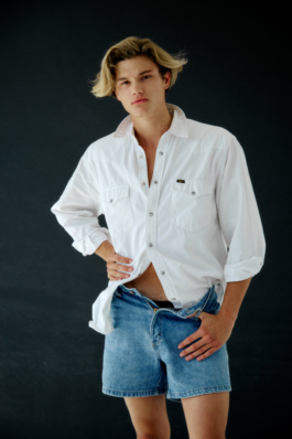 _DiIllerGlobal_Agency_ArtistRepresentation_Photography_Videography_Berlin_Germany_Milan_Italy_Globally